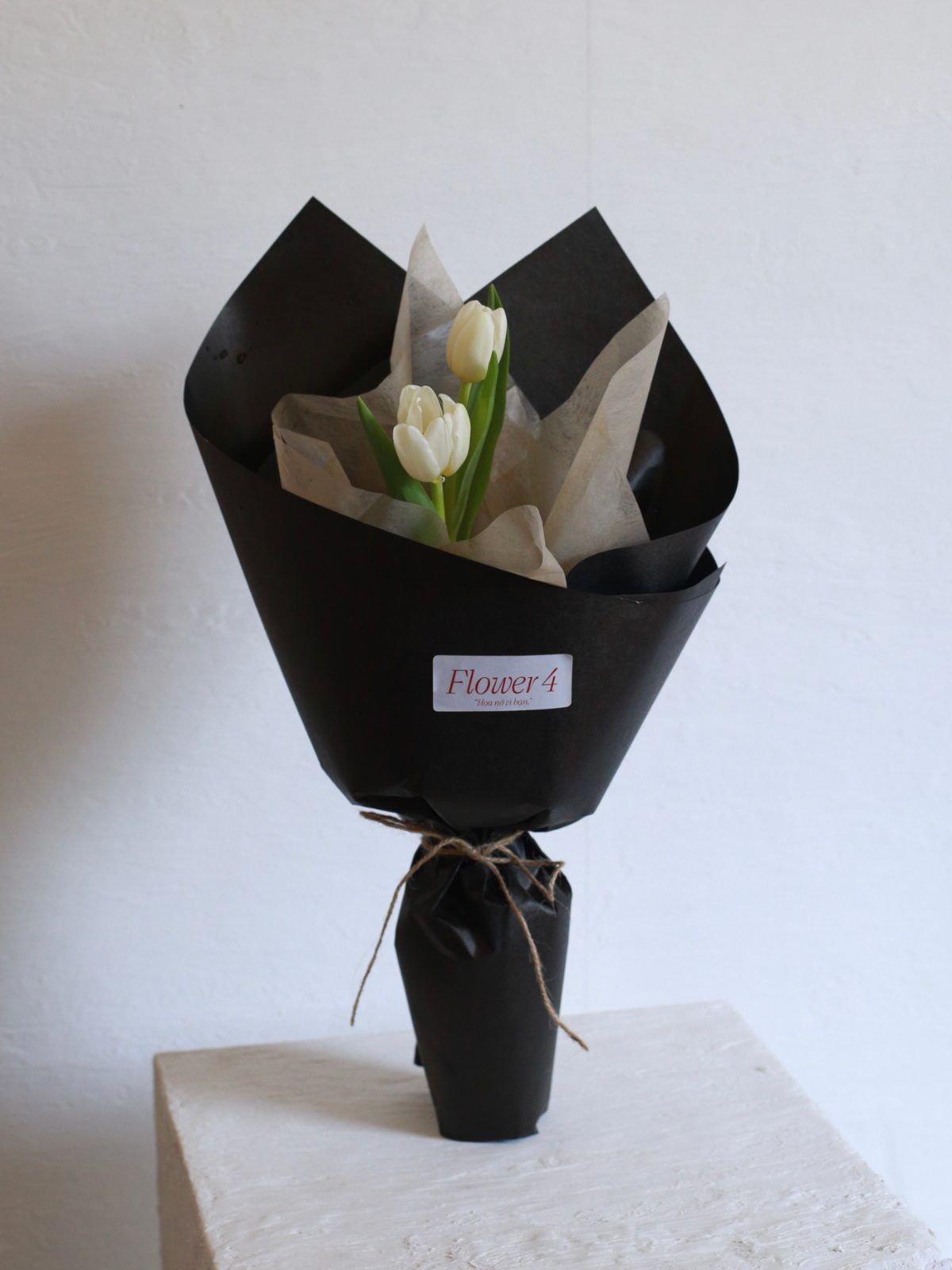 Bó mini 2 bông Tulip trắng Hà Lan