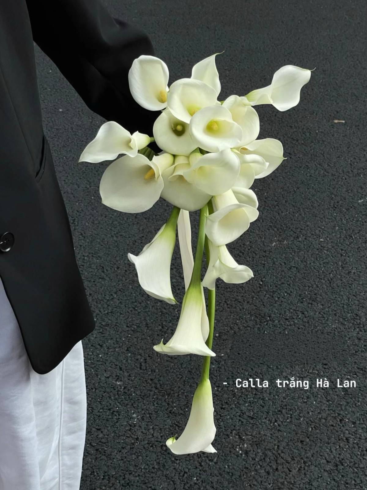 Bó hoa cưới thác nước Calla Lily