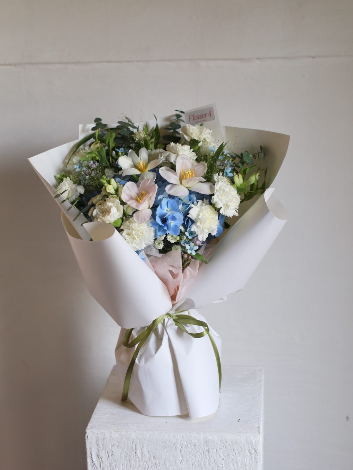 Bó hoa Tú Cầu Blue mix Tulip Hà Lan