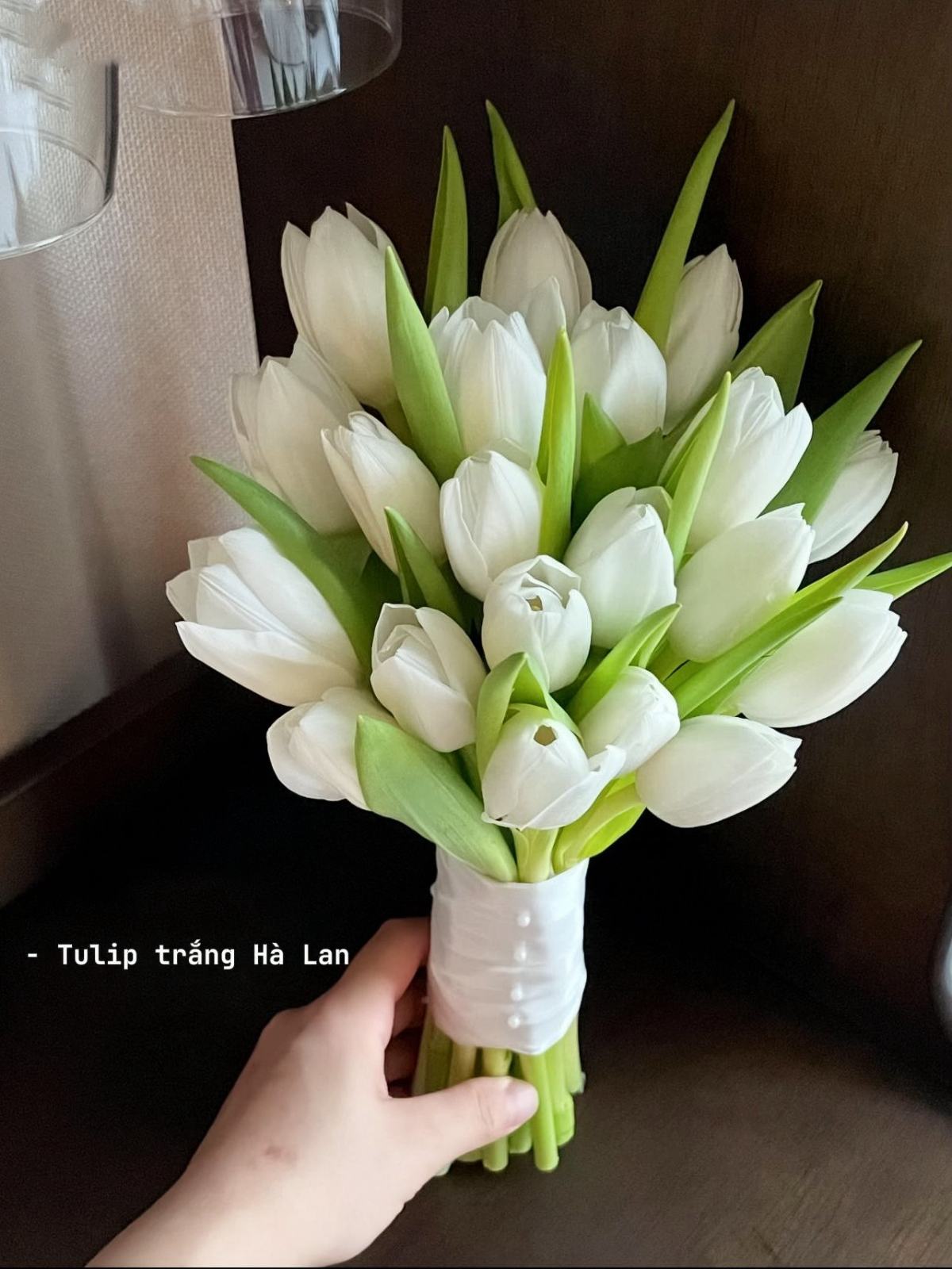 Bó hoa cưới 20 bông Tulip trắng
