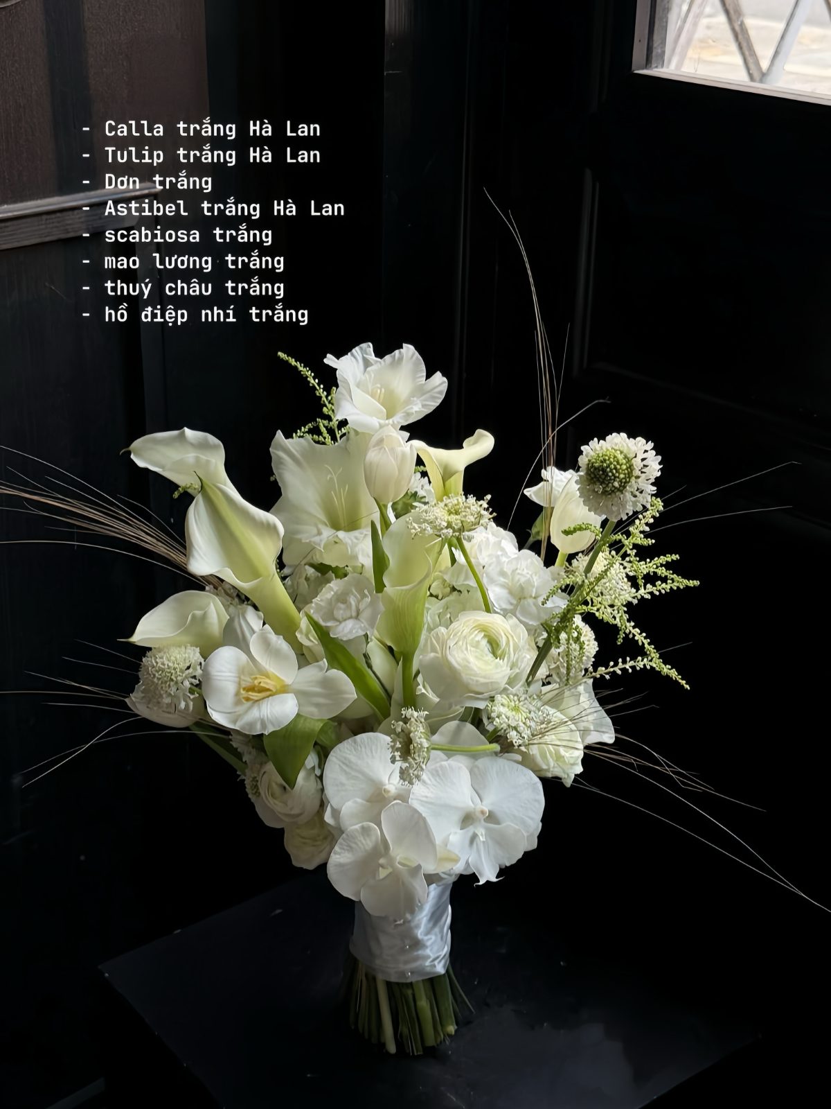 Bó hoa cưới tone trắng mix